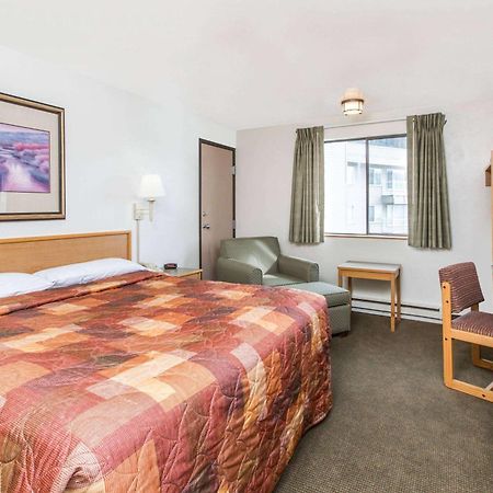 Super 8 by Wyndham Ketchikan Eksteriør billede
