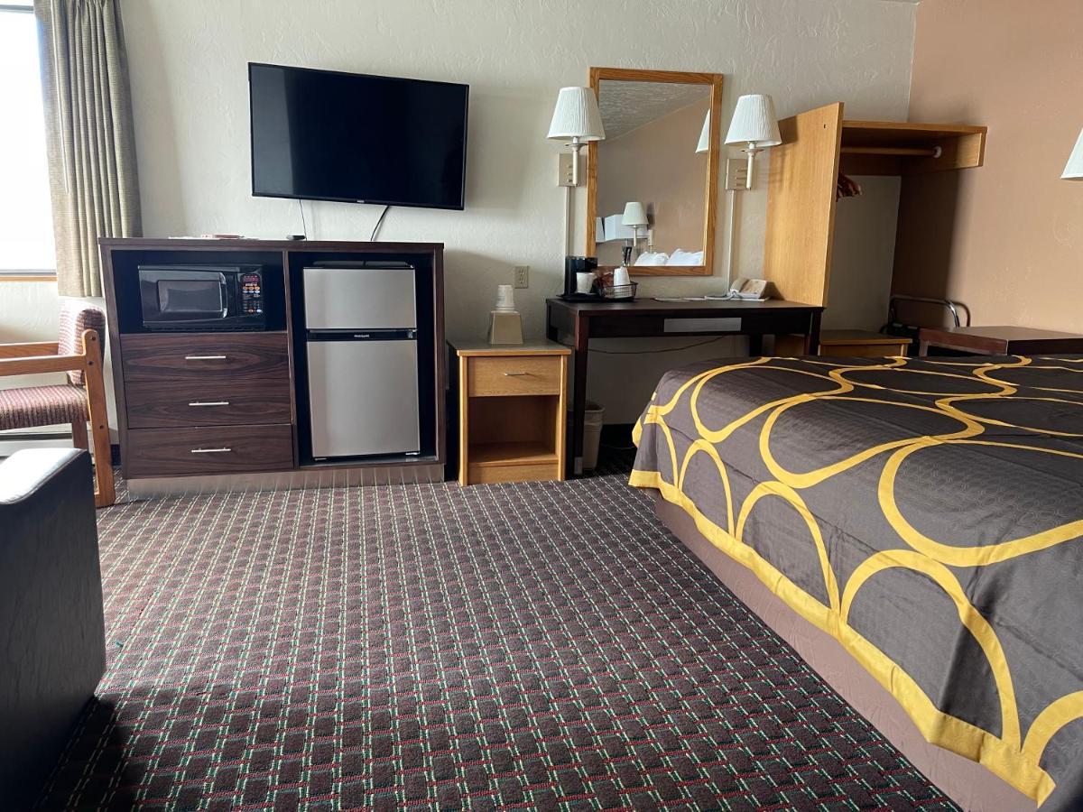 Super 8 by Wyndham Ketchikan Eksteriør billede