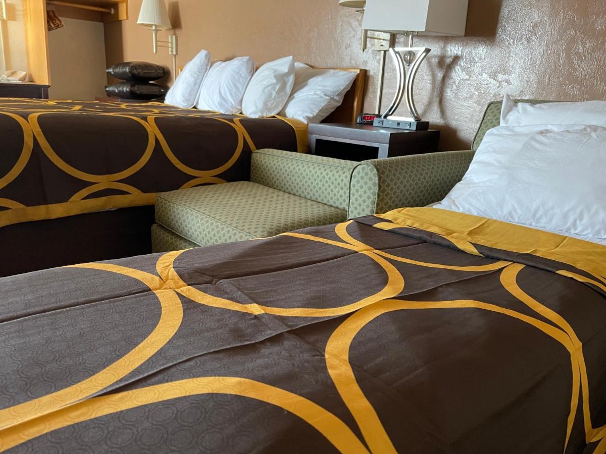 Super 8 by Wyndham Ketchikan Eksteriør billede