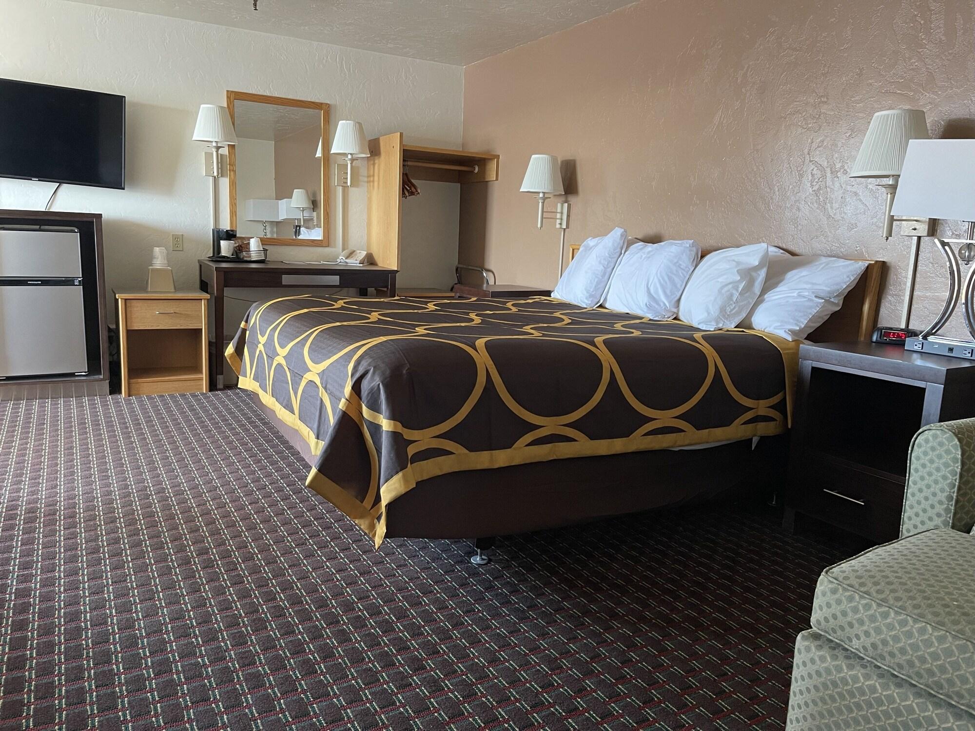 Super 8 by Wyndham Ketchikan Eksteriør billede