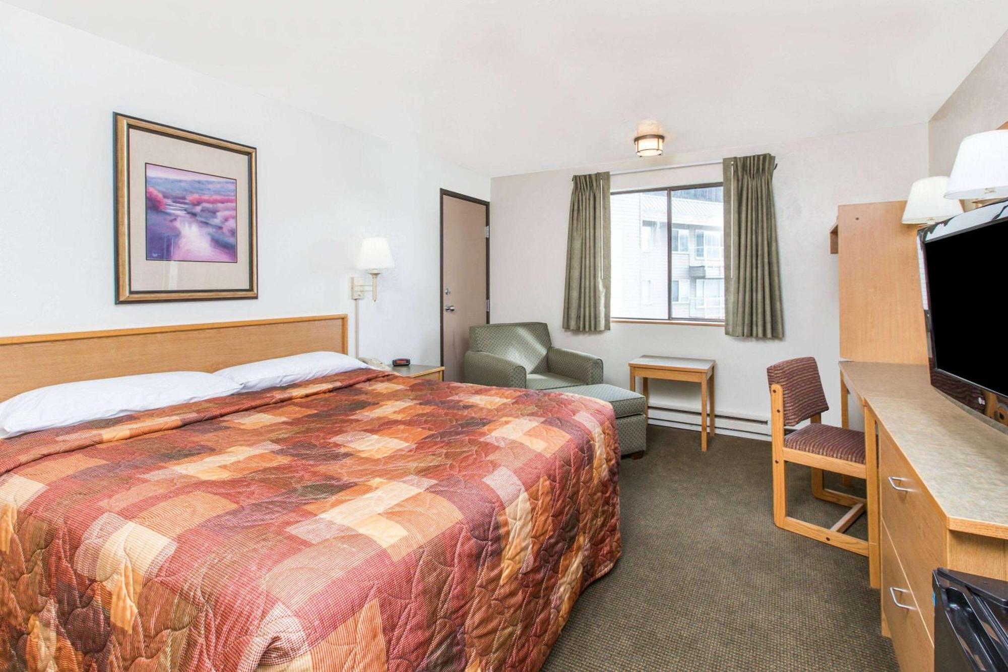 Super 8 by Wyndham Ketchikan Eksteriør billede